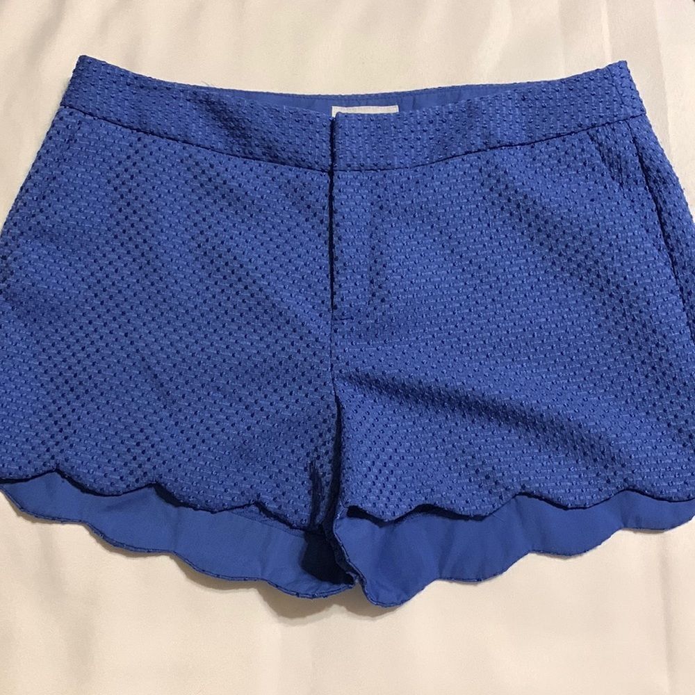 ELLE Size 12 blue textured shorts with scalloped hemline.  NWOT